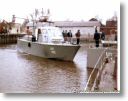 Boot 152 macht im Braker Binnenhafen fest